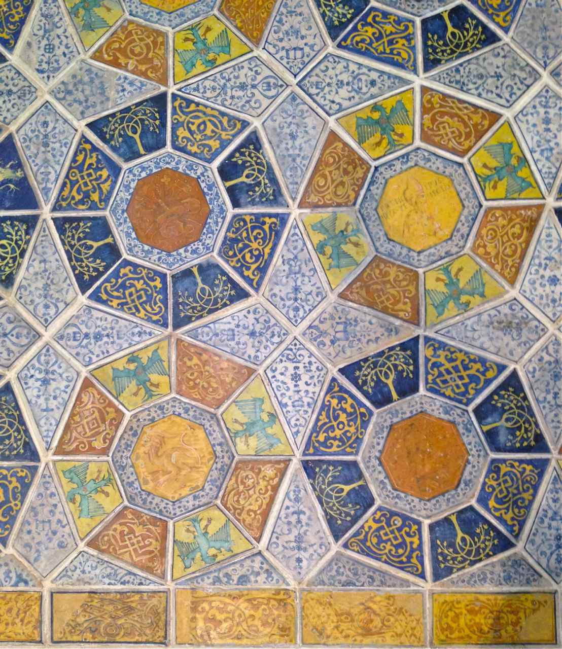 Octagonal Italian Tile, 1513, at the V&A Museum, London